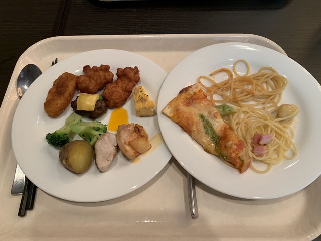 �p�X�^���߂�_�u�b�t�F&�J�t�F���}���[�A �O��K�[�f���z�e�������C�^���A�X