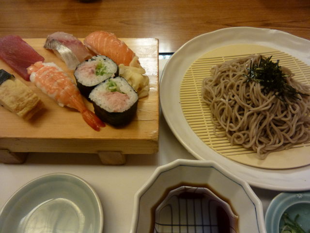 g\̂񂱘F[͓X̓eʐ^1