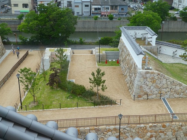 ���Ɍ��E���s�E����_����