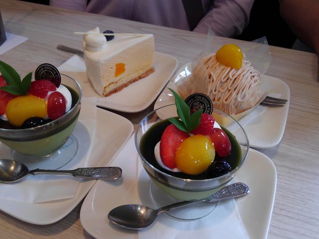 ̂肳̃Nv ȖؓX̓eʐ^3