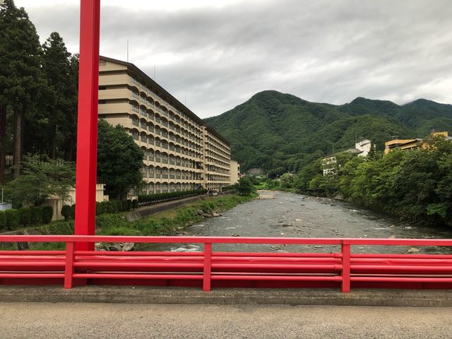 ��q����2�i���ォ�痘����㗬�����B�e�j����ɉ���t�}���V�����A�E��ɒC���ق��񂪌����܂��B_��q����