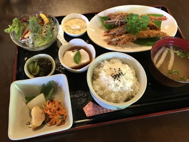 ݂񂳂̒[@[ƐH̓eʐ^1