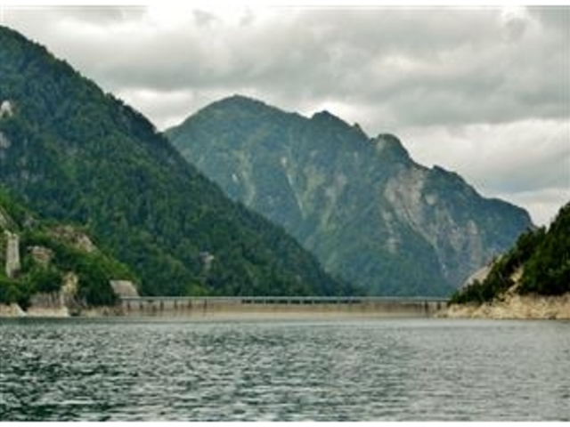 �Ώォ�猩���u�����_���΂ƘA��v_������