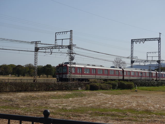 �ߓS�d�Ԃ������Ă܂�_�鐝��Ђ��