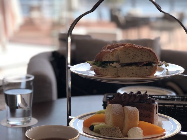 �{���̓P�[�L����̒i�ł�_���|�O�����h�z�e��