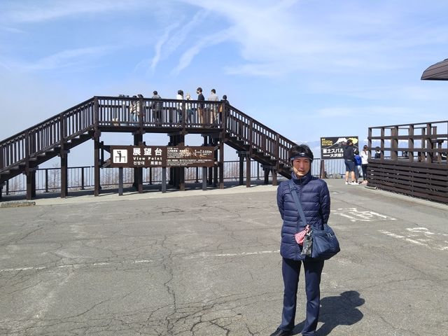 ��򒓎ԏ�ɂ͓W�]���x�e�����Y��ɐ�������Ă���_�x�m�X�o�����C��