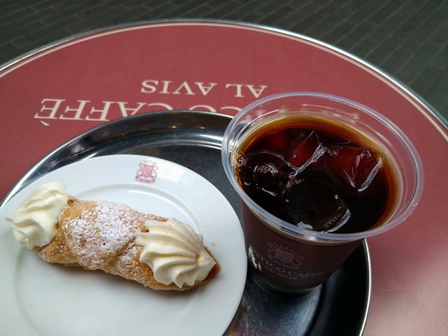 JWoANTICO CAFFE  ALAVIS̓eʐ^1