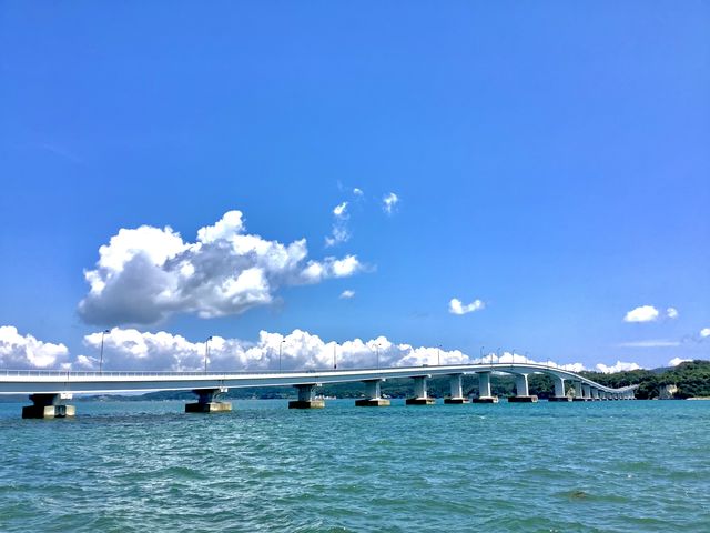 青空と海ときれいな橋で一枚です。_能登島大橋