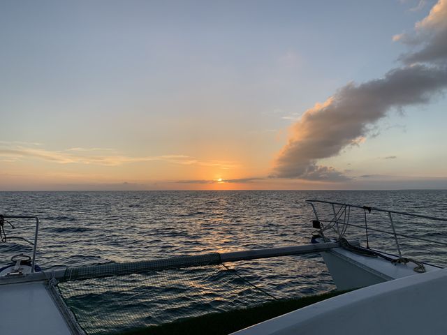 �[�����������ɒ��ޏu��_���΃_�C�j���O-Perchill-