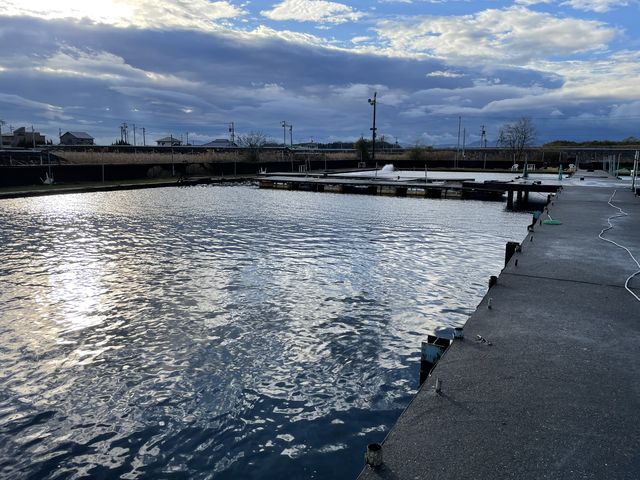 ��O�Ɖ��Ɍ����Ă���͈͑S�ăX�y�V�����r�ł��B_�������t�B�b�V���O�p�[�N