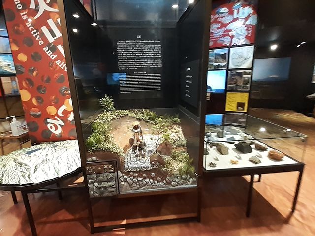 �ٓ�_�����W�I�~���[�W�A��