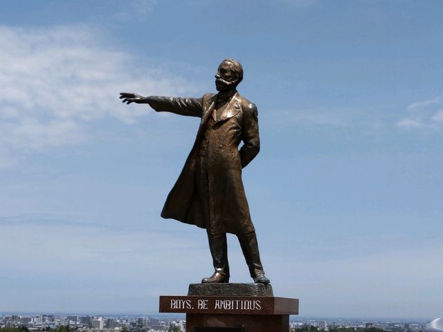 �k�C���ό��̃V���{��
_�����ۂ�r���u�W�]��