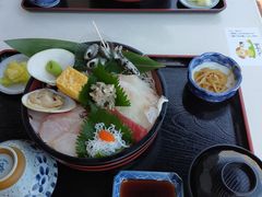 �����ڂ�����̊C�̉w ��\�㗢�ւ̓��e�ʐ^1