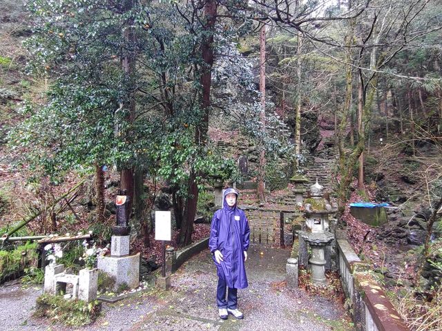 �{���̉E����i�ނƁu������̊≮�v��������ł��邪�A���ݔ���J�ɂȂ��Ă���_������