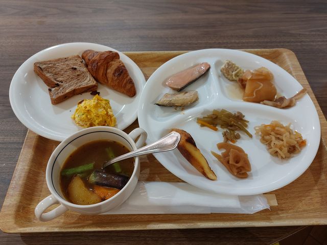 ���H�o�C�L���O_�z�e���E�B���O�C���^�[�i�V���i���Ϗ��q