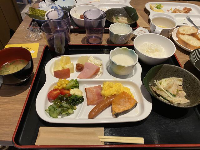 �����������H�ł���_�z�e���E�B���O�C���^�[�i�V���i���Z���N�g�����