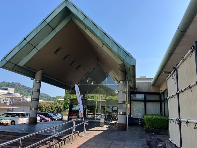 �C�m�����{�݃}�[���E�O���b�V�A��O��