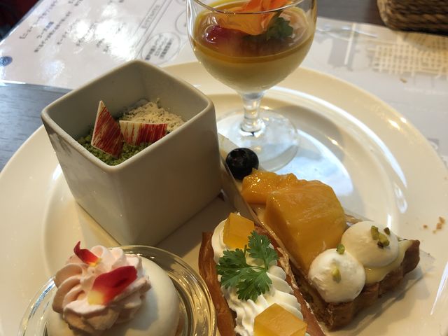 �f�U�[�g�̐��荇�킹_�I���G���^���z�e���L��