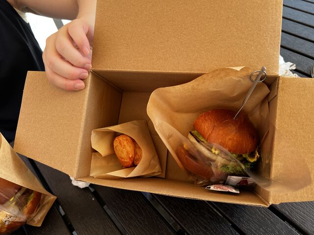 ���H�@�n���o�[�K�[�i�n�[�t�J�b�g�j_fabula glamping