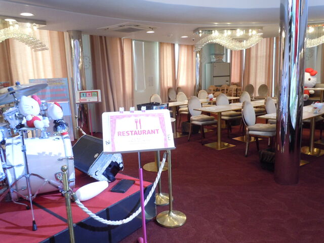 Xg̑O_HELLO KITTY APPLE HOUSE