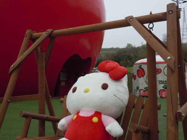 �u�����R�^�x���`_HELLO KITTY APPLE HOUSE
