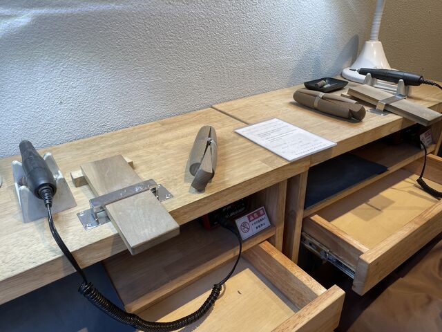 2�l�ł��݂��̃����O�̍�Ƃ��ł��܂�_�A�J�l�X�S�֋�