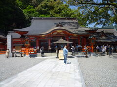 ORUGA����̌F��ߒq��Ђւ̓��e�ʐ^1