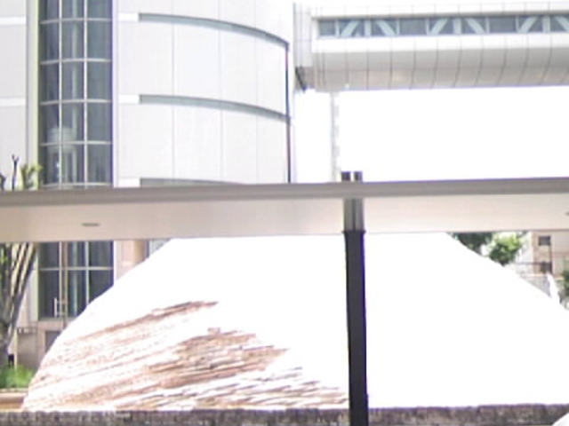 �����w�O���̃r�����ۈ�łP�K�Ɋό��ē����E�̃r���̓C�g�[���[�J�h�[_�����s�ό��ē���