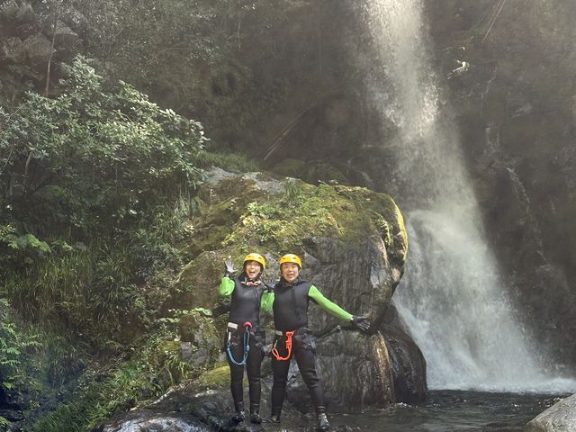 �W�����v�����[�I�̊�I_�t�B�[���h�A�[�X �ɓ�