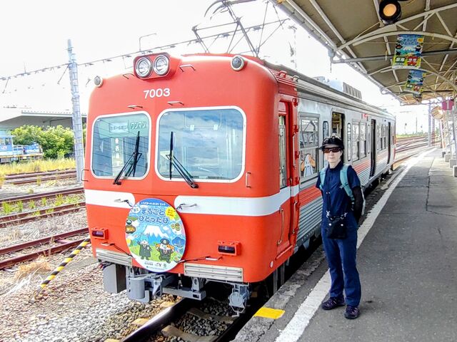 ̂̋̓̎ԗāA12Ґŉ^sĂ_xd