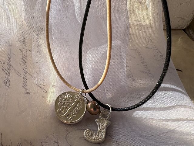 �Ⴄ�^�C�v�̃C�j�V�����p�[�c�����܂���
�����Ƃ͂���܂���_�A�g���G Un-Petit-Coin