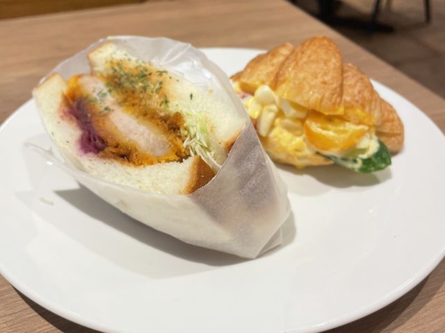 ���X�J�c�T���h�Ƃ��܂��N�����b�T���������������ł��I_�z�e���E�B���O�C���^�[�i�V���i���Z���N�g���É��h