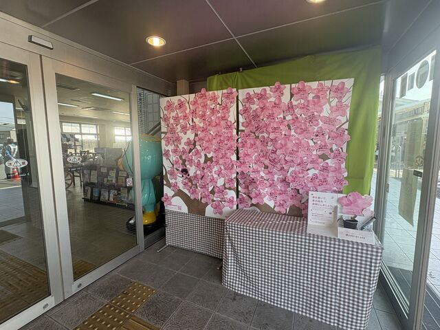 4�l�̂��[����񂳂�̒��Ԏs�ό��܂��Â��苦�c��̓��e�ʐ^1