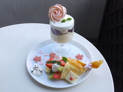 �j�R����񂳂��Eat&Smile �C�[�g�A���h�X�}�C���̓��e�ʐ^1