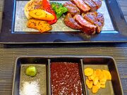 �J�Y����̃X�e�[�L�n�E�X�@���̓��e�ʐ^2