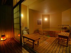 甲府の夜景を独占する温泉　11種類のお風呂　ホテル神の湯温泉の写真1