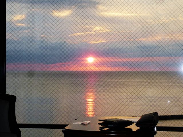 �G�ۉԂ�����`��i�ɐS���䂾�ˊC�̌b�݂�H���h�`