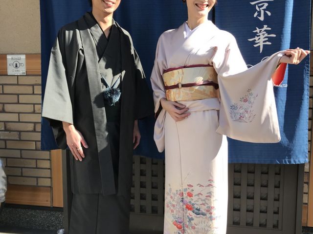 �J�b�v���ŕ���L���ȋ��s���U��A�����p�Ńf�[�g�̋L�O�ʐ^���c���Ă���������_���s���������̃����^�� ���� kyobana