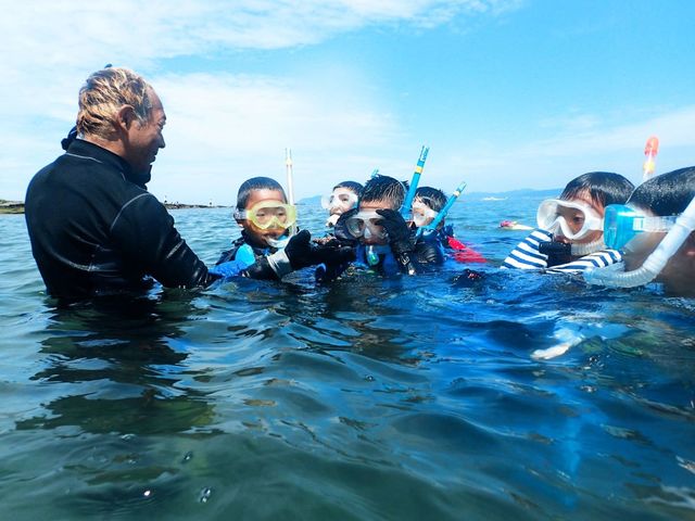 �X�m�[�P�����O���̌��͌��n�̃C���X�g���N�^�[�ƁB_���Ă�܁E�C�ӂ̊Ӓ�c