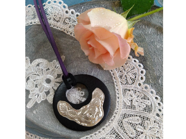 �o��������������@���}���`�b�N�ȃf�U�C��
�ꌩ�@������Ɏv���܂����@�����̃f�U�C�����
�ȒP�ł��B_Vermilion �N���t�g