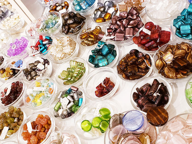 �N���G�C�^�[�̂����ɂ����D�]�́A�����O����R���N�V�������ꂽ�p�[�c��1���炲�w�����������܂��B_�A�N�Z�T���[�~���[�W�A��