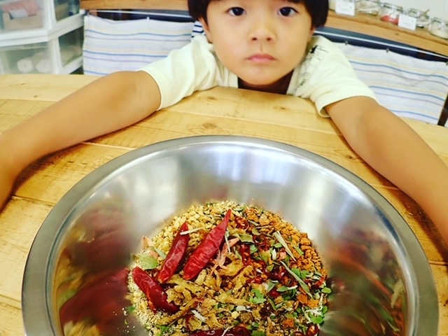 �q���p�ɁA�S���h���Ȃ����[���ɂ��ł����I_����̌��H�[��񂽂�