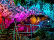 Cave　Okinawa　気軽に楽しめる神秘の鍾乳洞！の写真1