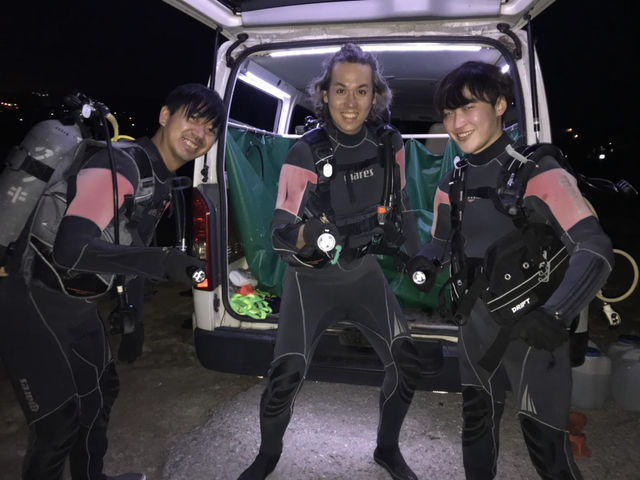 �i�C�g�_�C�r���O���J�Â��Ă��܂��B_�t���[�X�^�C������_�C�r���O