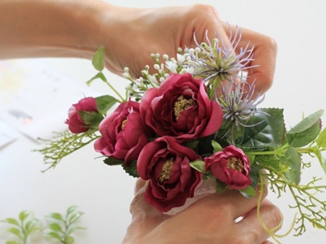 �A�[�e�B�t�B�V�����t�����[�A�����W�̌�_�Ԃ̃A�g���G��MintGreen��