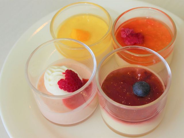 �X�C�[�c����R���_�z�e���@�؃N���u���ف@���X�g�����u���[�Y�v