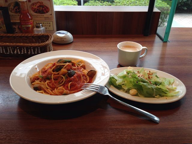 ���p�E�U La Pausa �n�ԓ��X