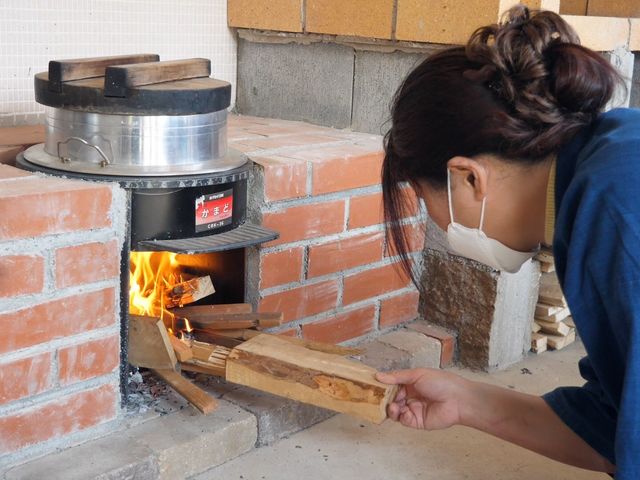 �ʔN�J�Áy���܂ǁi�����ǁj�Ő��ё̌��z�����C���d�ŕ����܂��B_�R���Ö��Ƃ����̂���