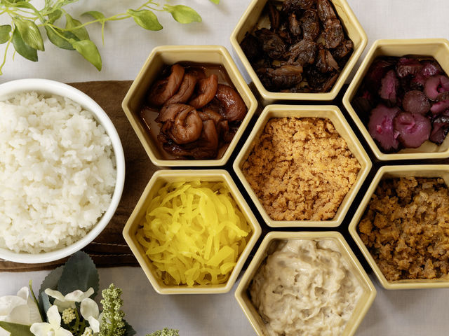 KOKO HOTEL ���É��ۂ̓��i�� �z�e���E�B���O���É��j