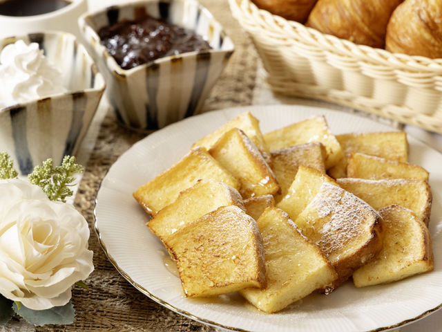 KOKO HOTEL ���É��ۂ̓��i�� �z�e���E�B���O���É��j